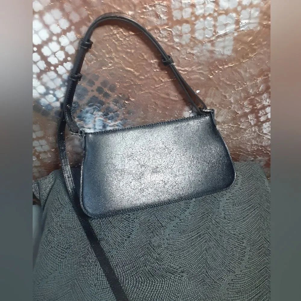 Zara Minimalist Black Faux Leather Shoulder Bag - Picture 4 of 16